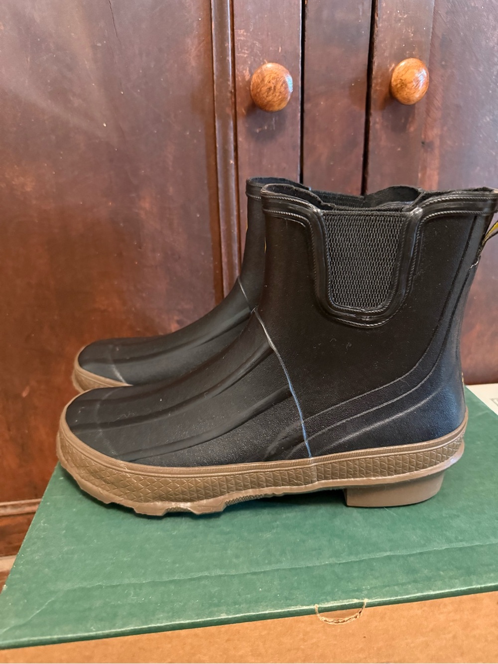 NEW Women’s LaCrosse ankle rain boots 10